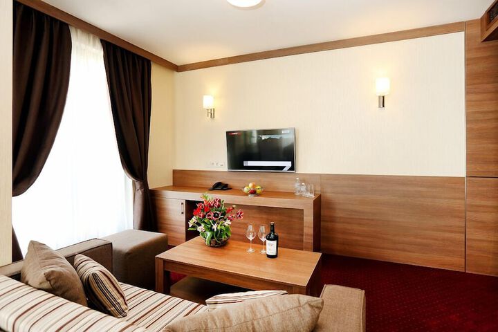 Room 15 of 64