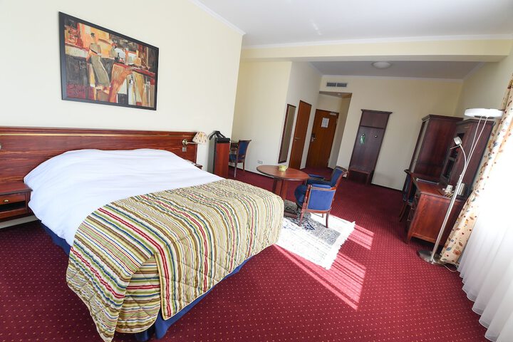 Room 12 of 91