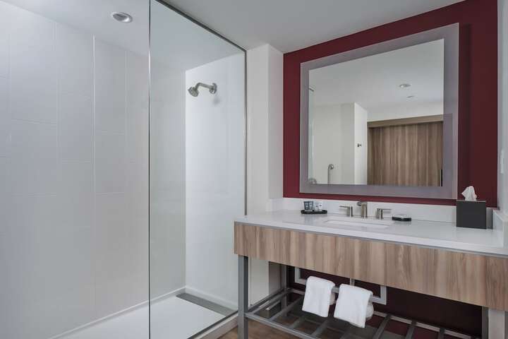 Room 9 of 12