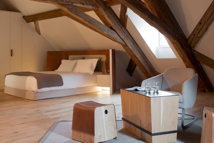 Room 15 of 60