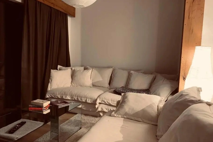Room 2 of 16