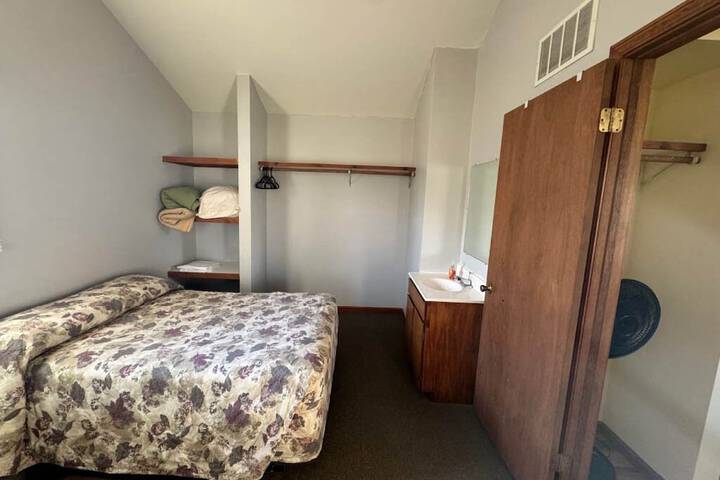 Room 4 of 59