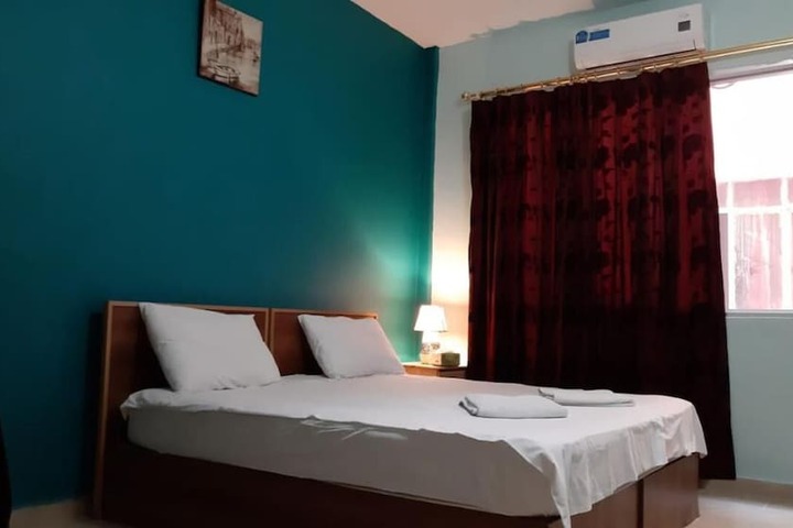 Room 18 of 36