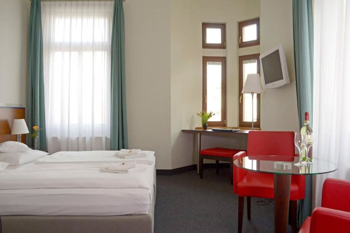 Room 13 of 45