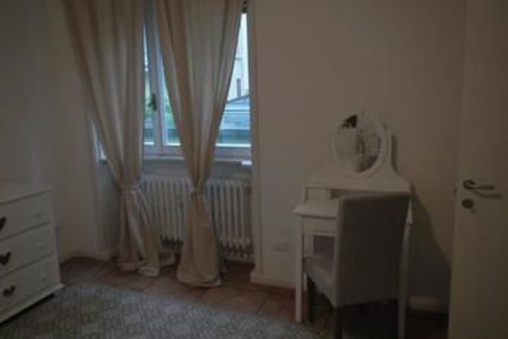 Room 7 of 16