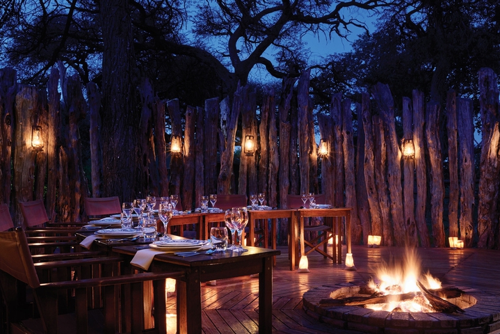 Dining 7 of 12