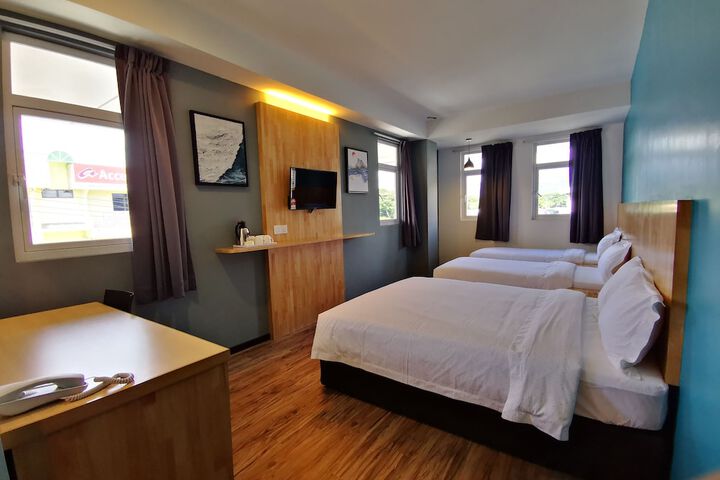 Room 6 of 36
