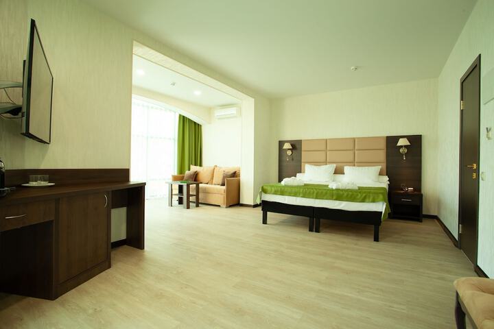 Room 12 of 36