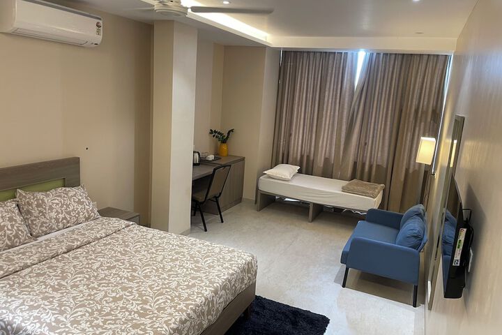 Room 10 of 37