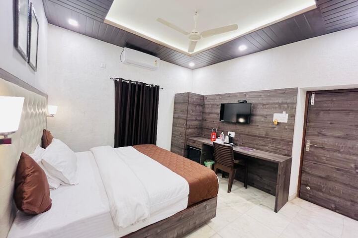 Room 6 of 22