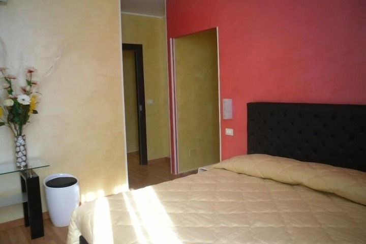 Room 32 of 39