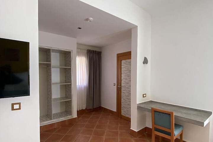 Room 9 of 46