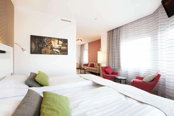 Room 2 of 30