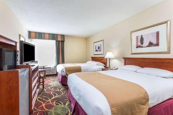 2 Double Beds (1 of 4)