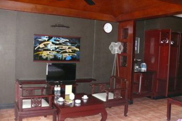 Room 82 of 104