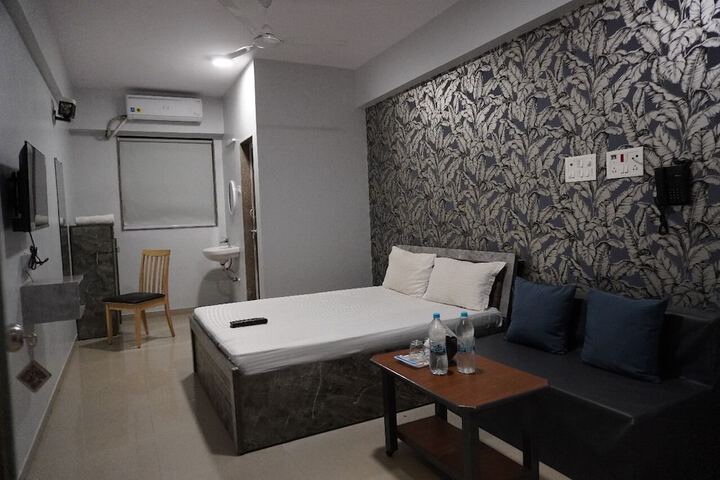 Room 3 of 9