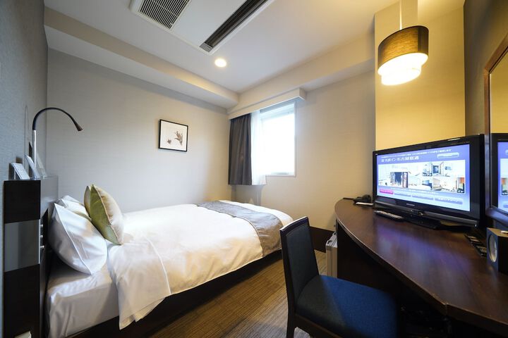 Room 13 of 26