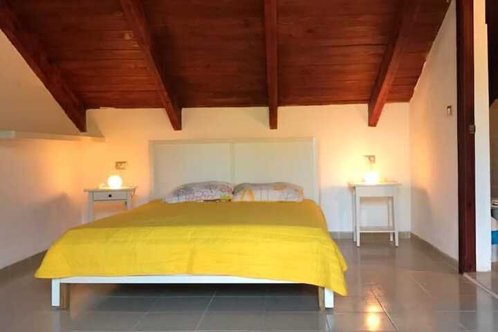 Room 4 of 40