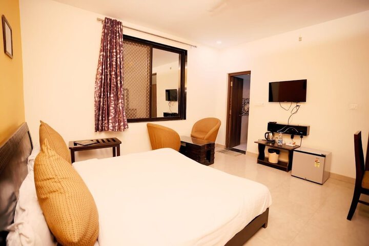 Room 8 of 42