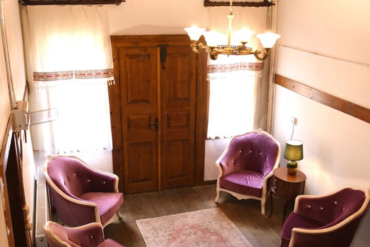 Room 16 of 23