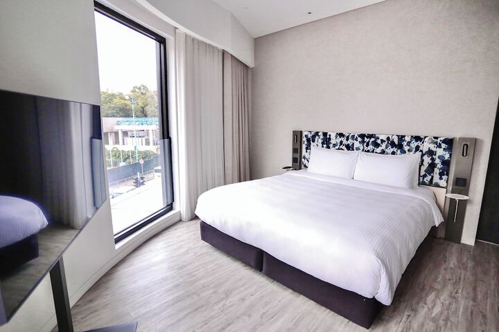 Room 27 of 78