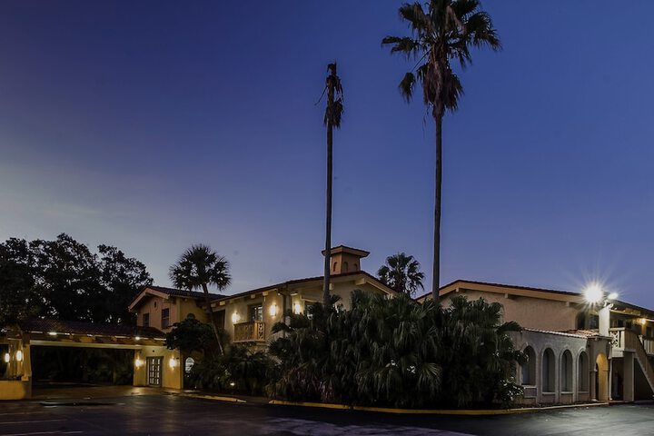 Hotel 33 of 35