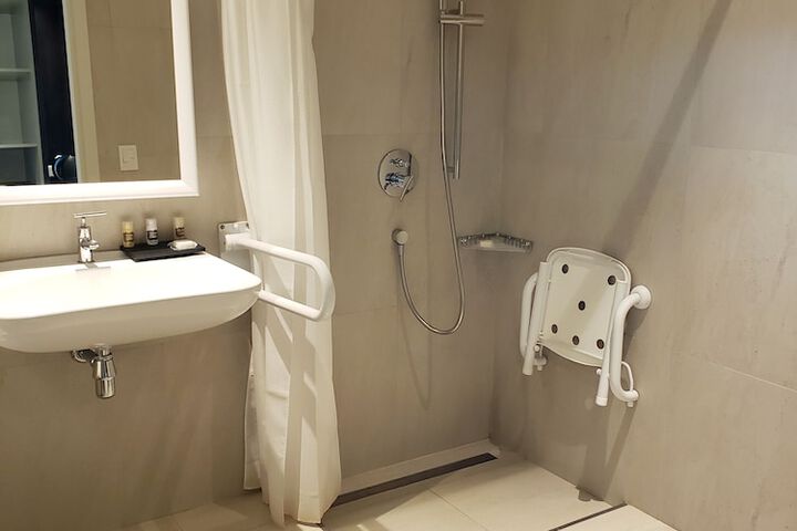 Room 34 of 49
