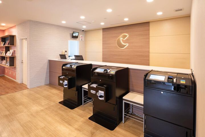 Entrance & Lobby