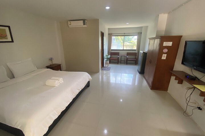Room 12 of 35