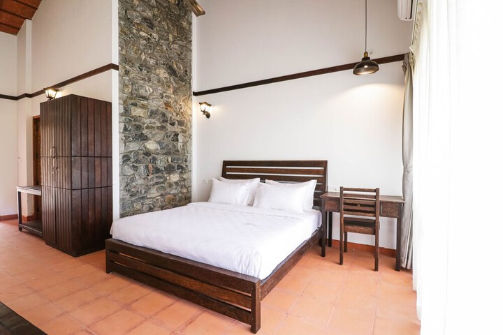 Room 3 of 28