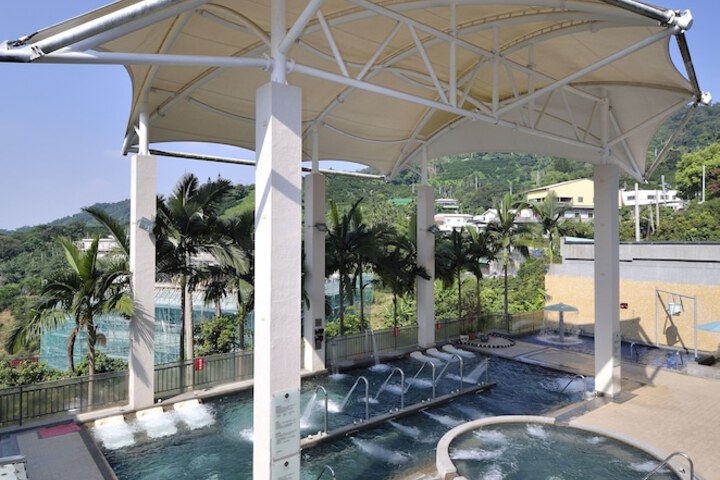Pool 17 of 40