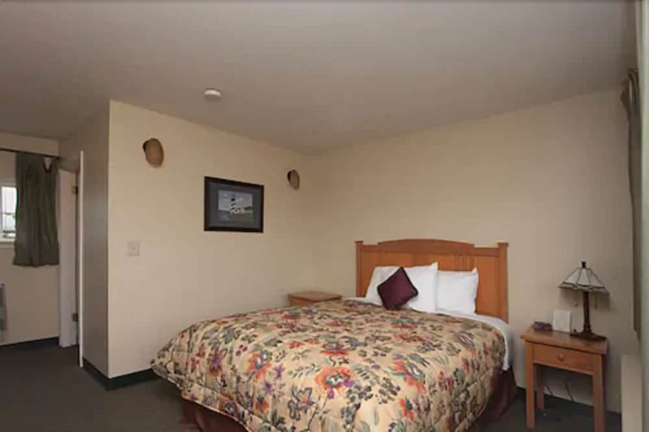 Room 14 of 33
