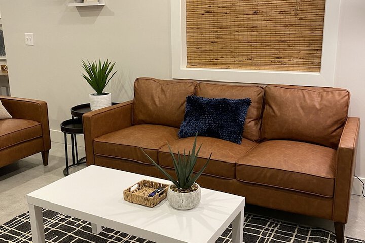Lounge 253 of 426