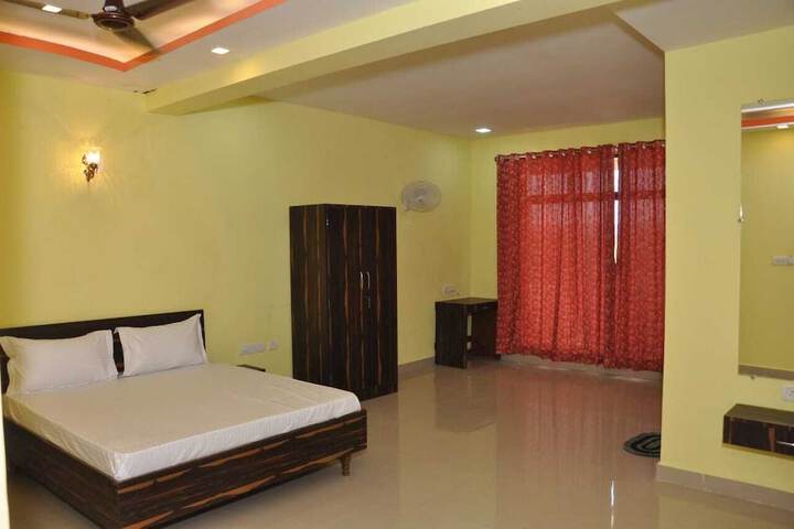 Room 15 of 16