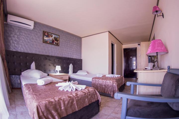 Room 12 of 49