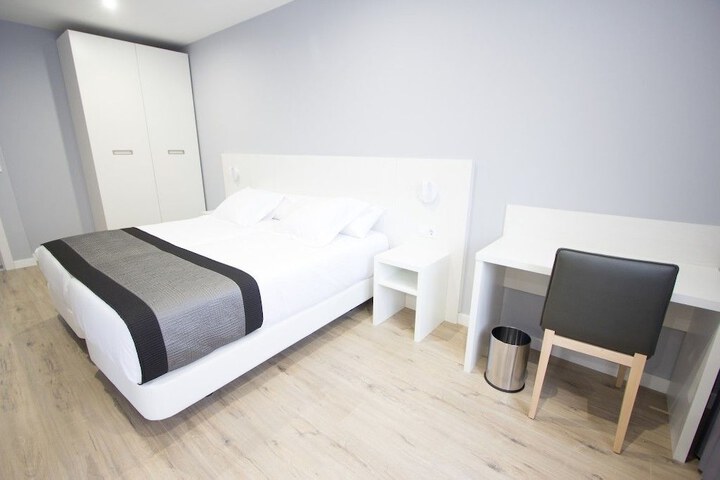 Room 9 of 31