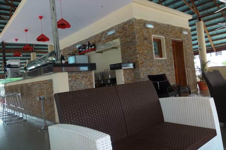 Lounge 20 of 88