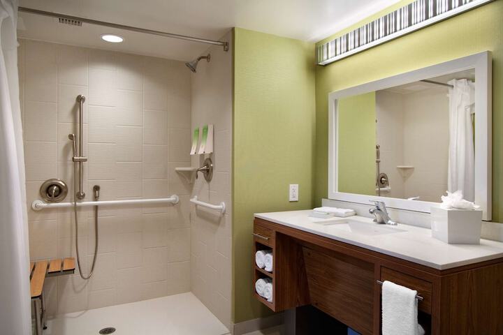 Room 18 of 28