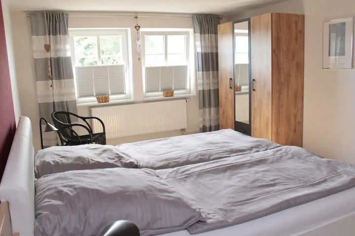 Room 4 of 11