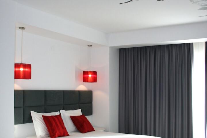 Room 6 of 50