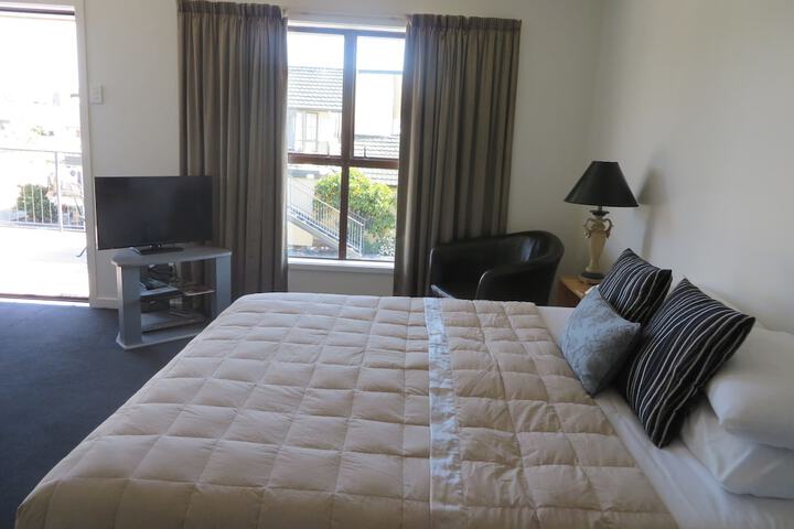 Room 42 of 57