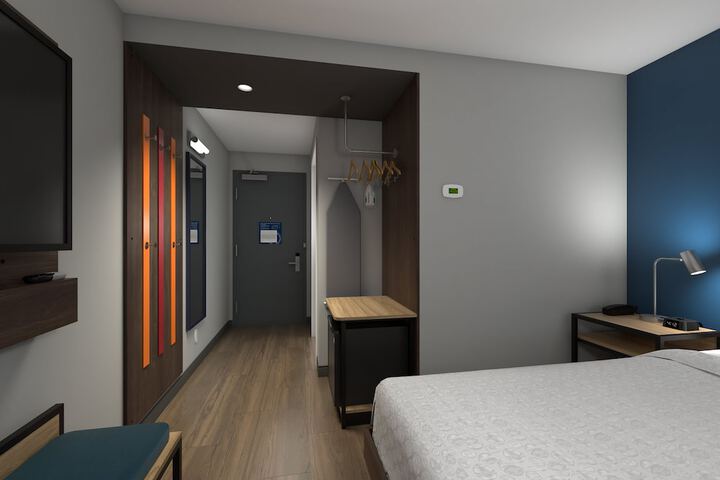 1 King Bed (4 of 6)