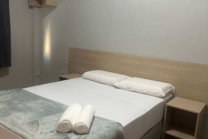 Room 10 of 29