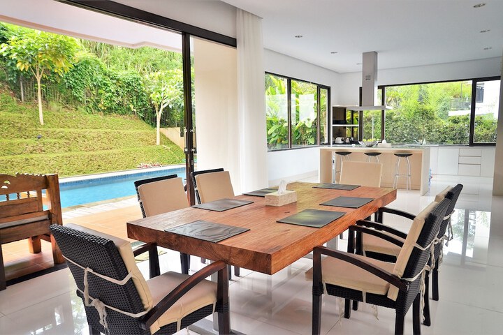 Dining Photos
