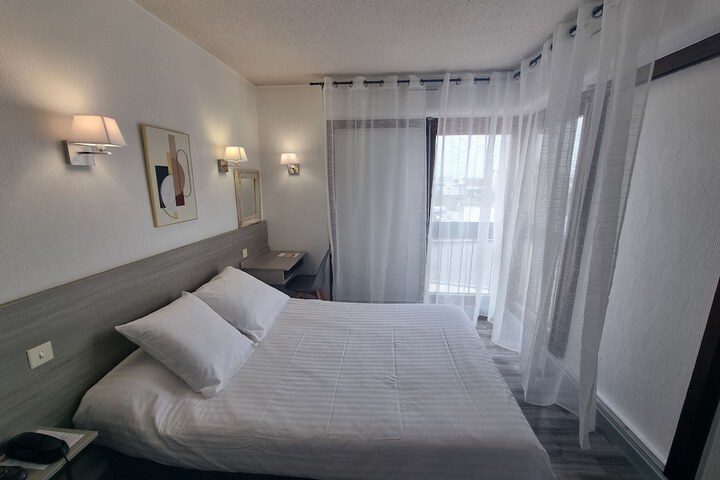 Room 2 of 12