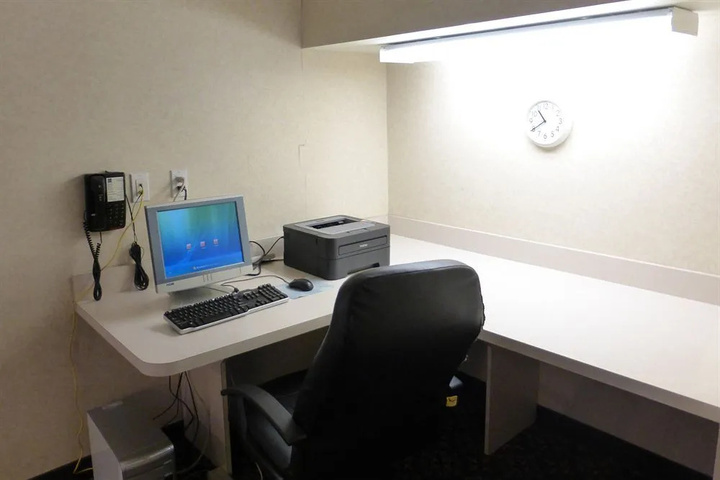 Room 2 of 18