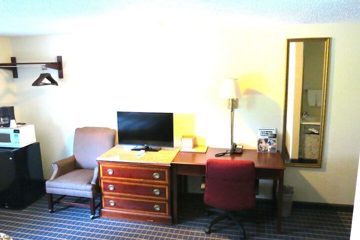 Room 3 of 21