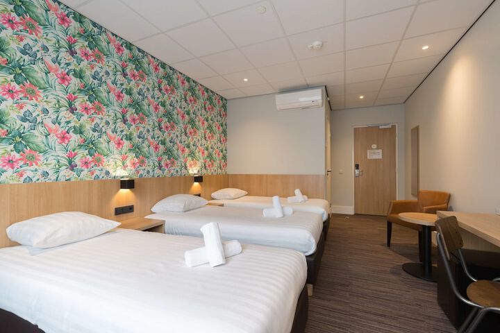Room 12 of 29