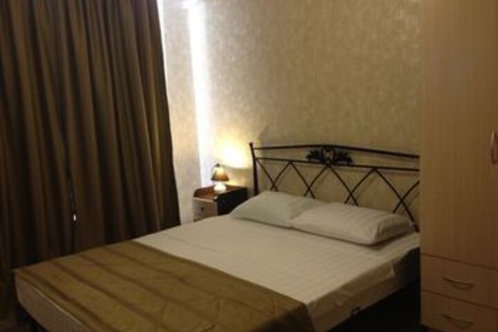 Room 128 of 176
