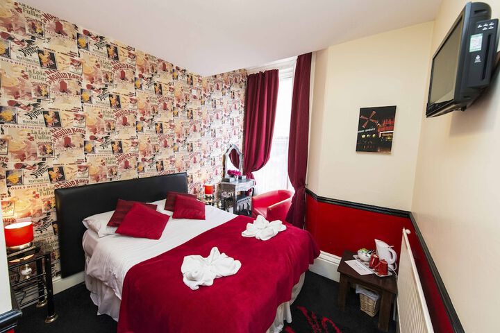 Room 5 of 50